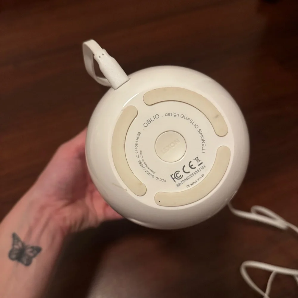 Oblio Wireless Sanitizing Phone Charger